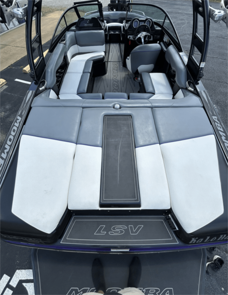 2015 MOOMBA MOBIUS LSV. VERY CLEAN!!