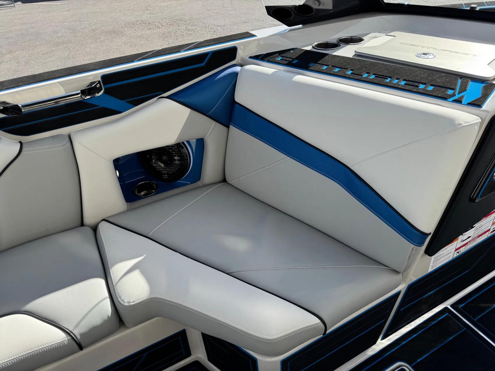 2025 Centurion NV233