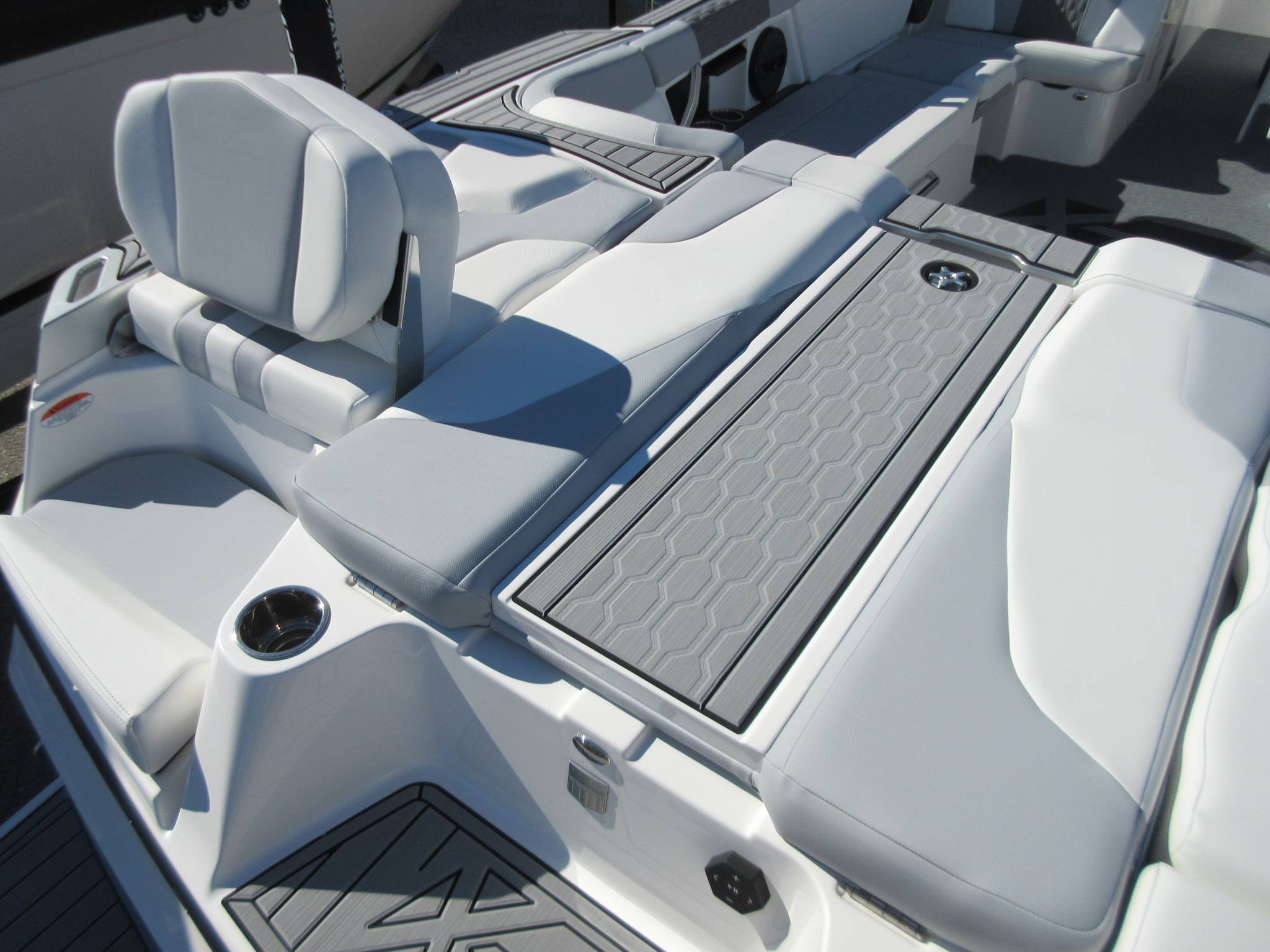 2025 Mastercraft XT24