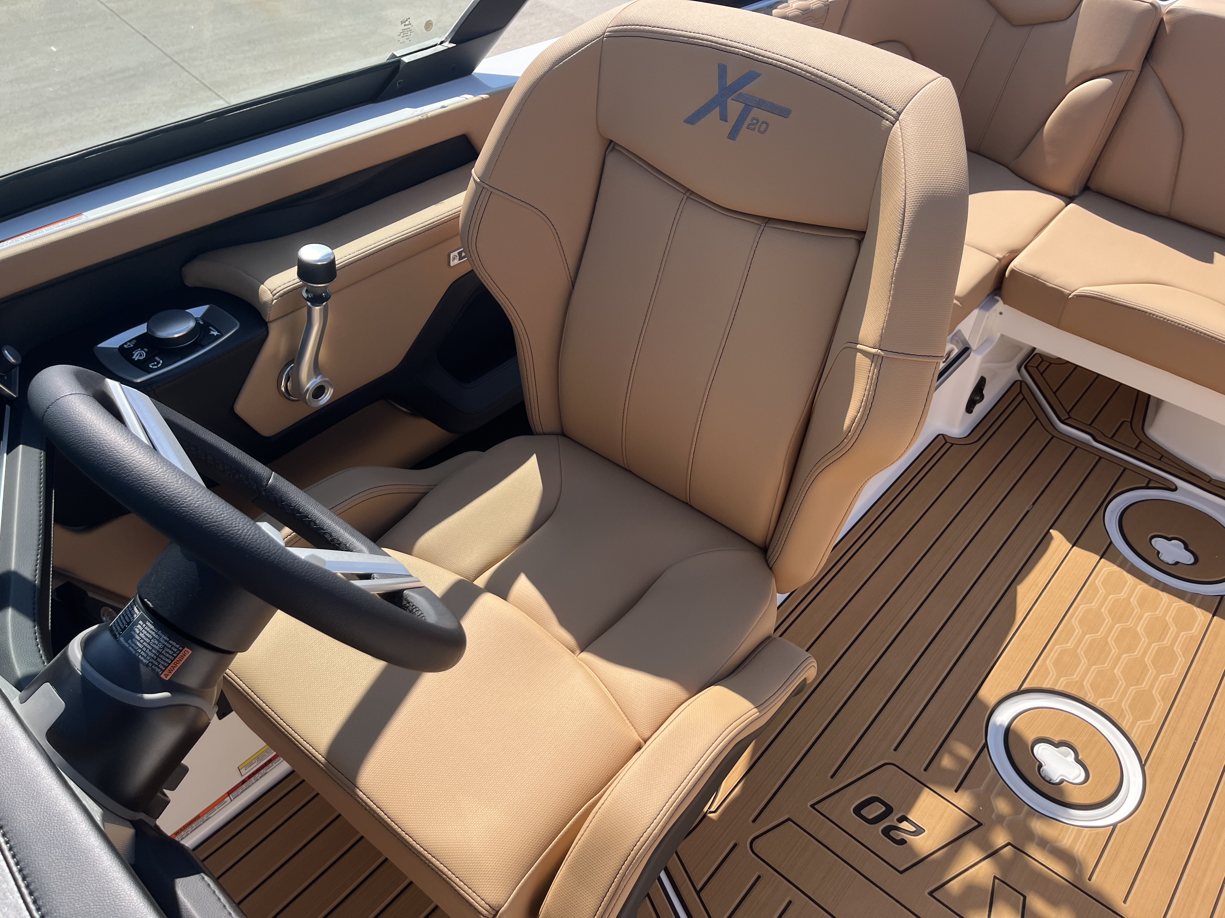 2025 MasterCraft XT20