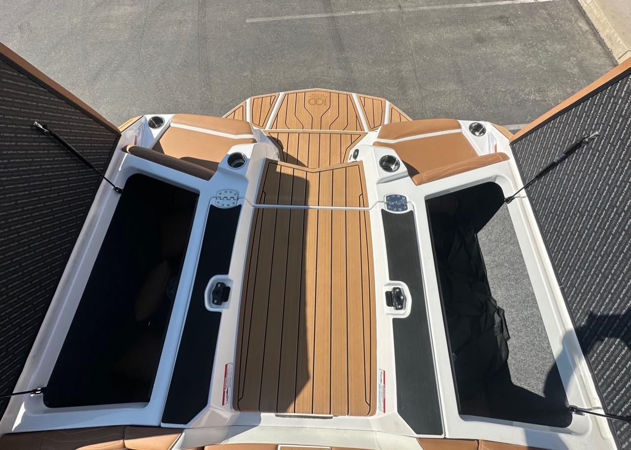 2025 Nautique G23