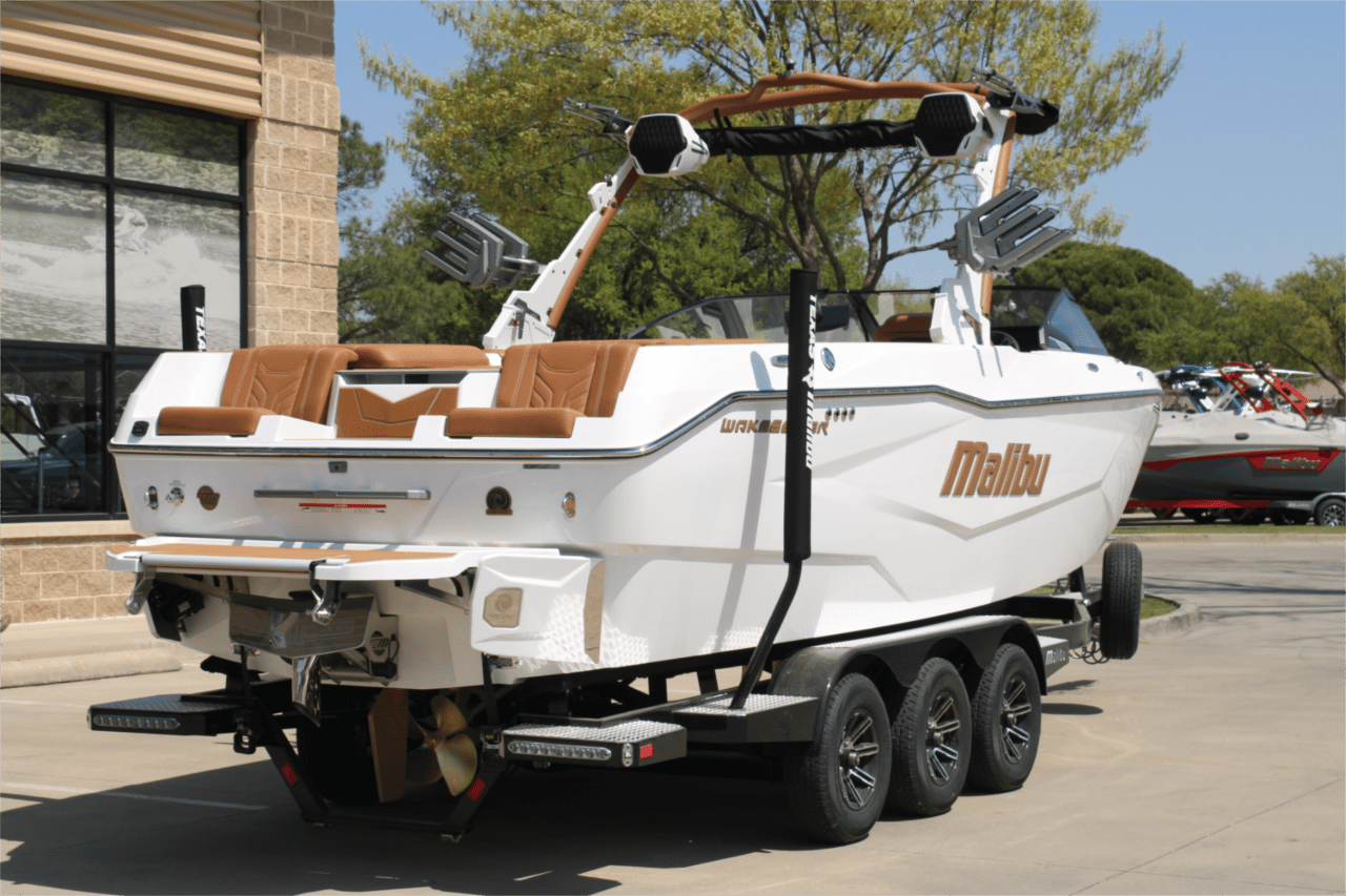 2025 Malibu 25 LSV