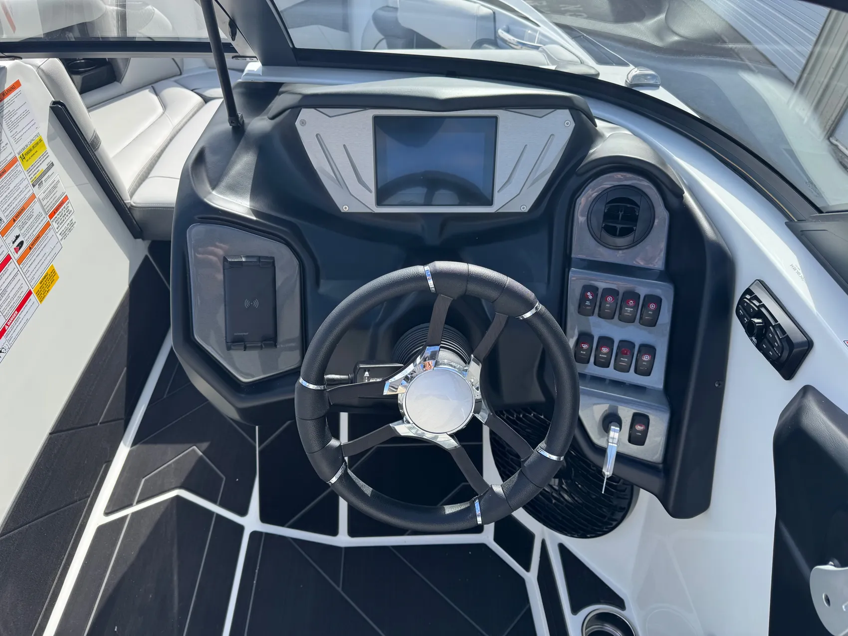 2025 Supreme S220