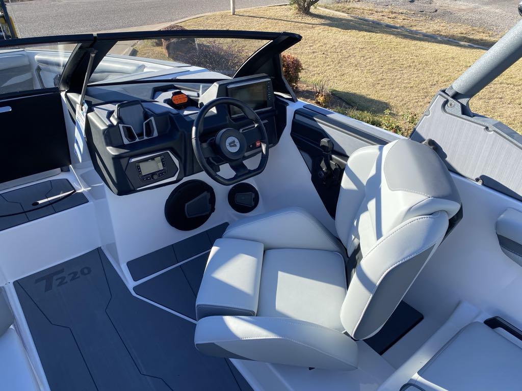 2025 Axis T220