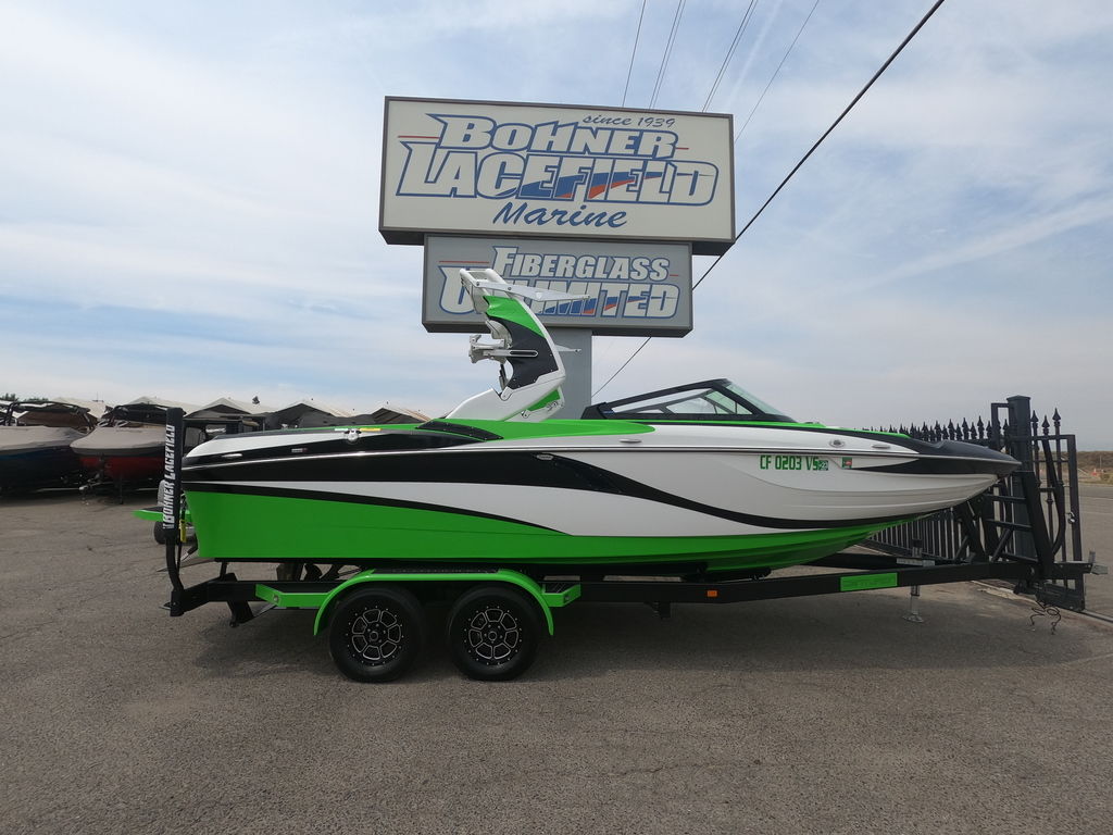 boat.Title