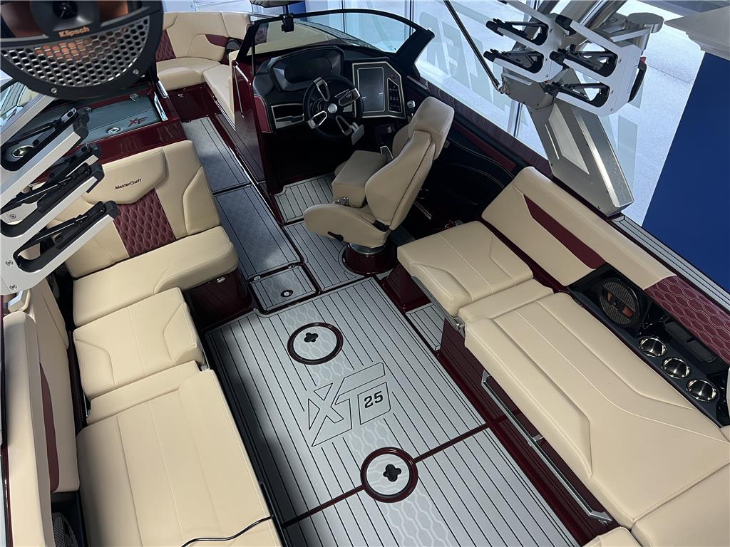 2024 MasterCraft XT25