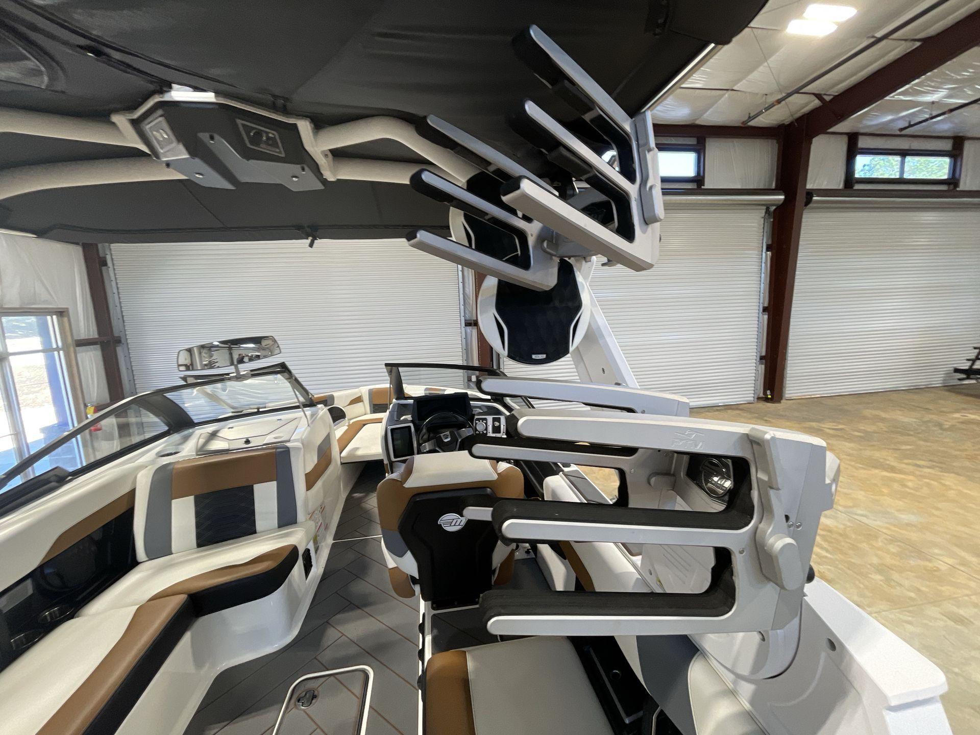 2023 Malibu 26LSV