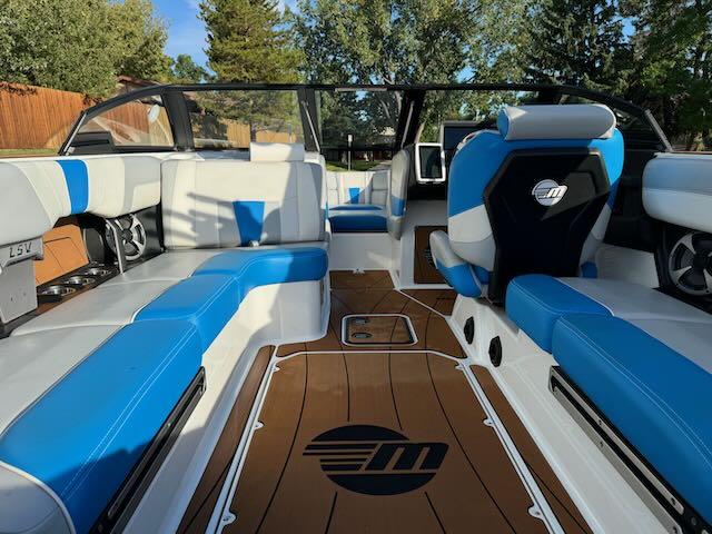 2021 Malibu 23 LSV – LT4 – MINT