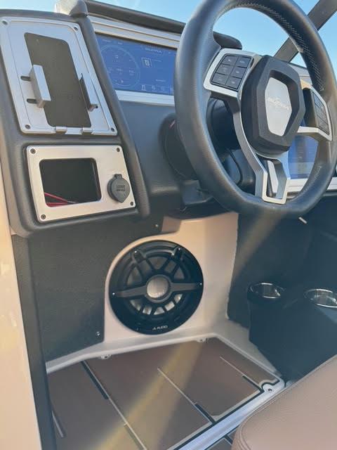 2021 Supra SE 550