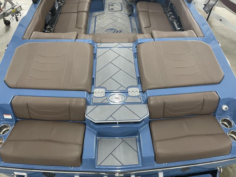 2024 Malibu 23 LSV