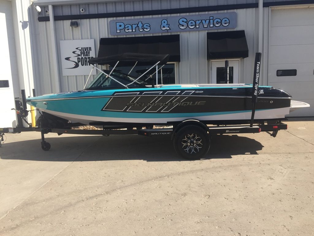 boat.Title