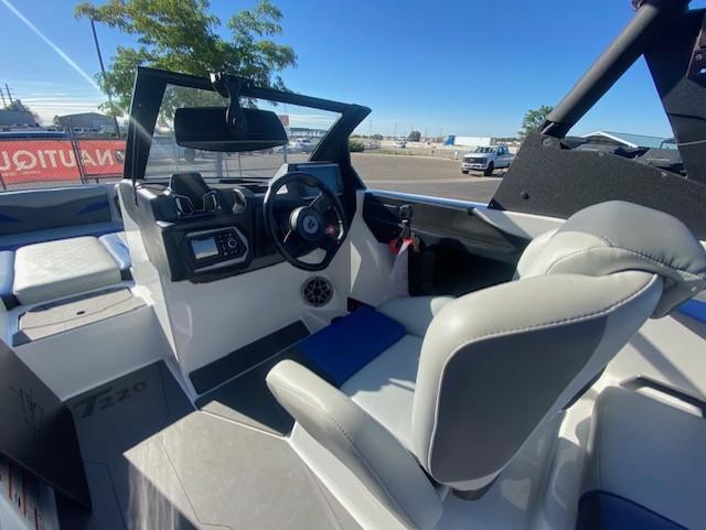 2022 Axis T220