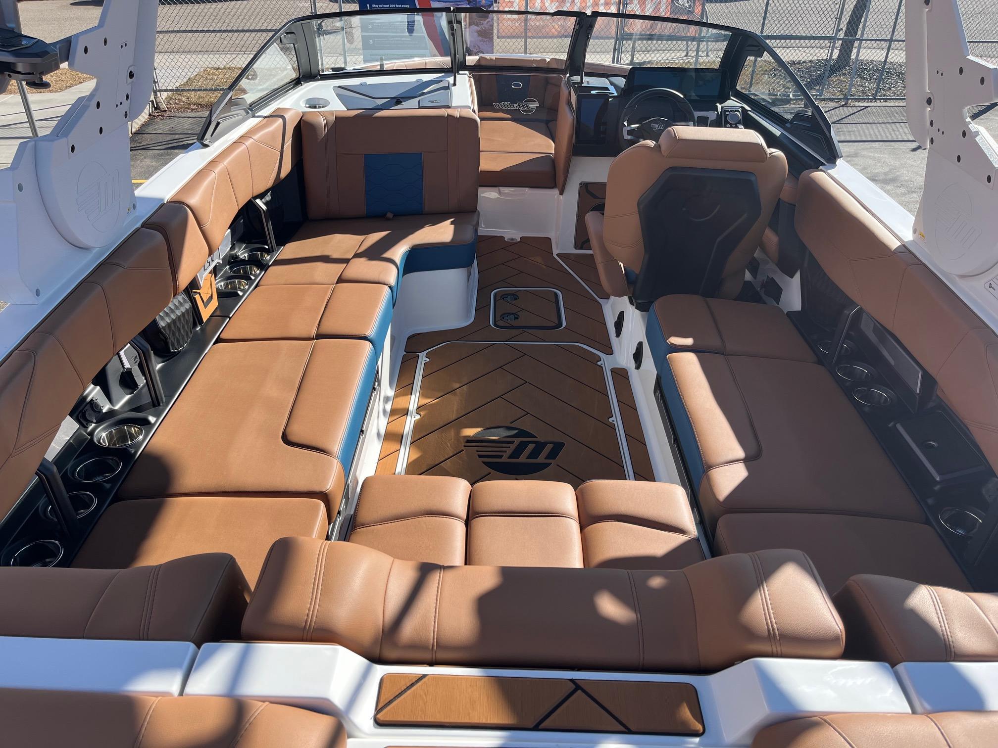 2025 Malibu 25 LSV