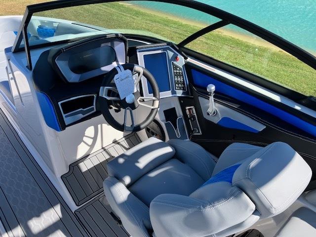 2024 MasterCraft XT24