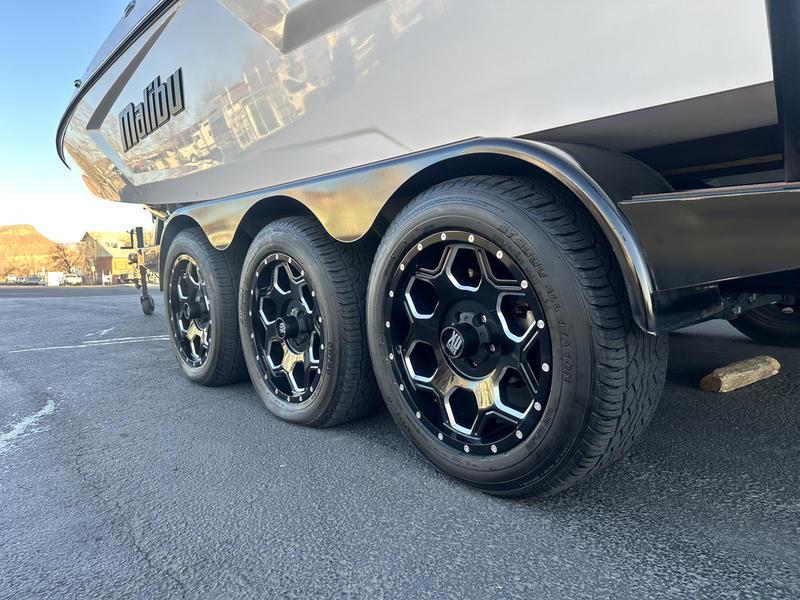 2021 Malibu 24 MXZ