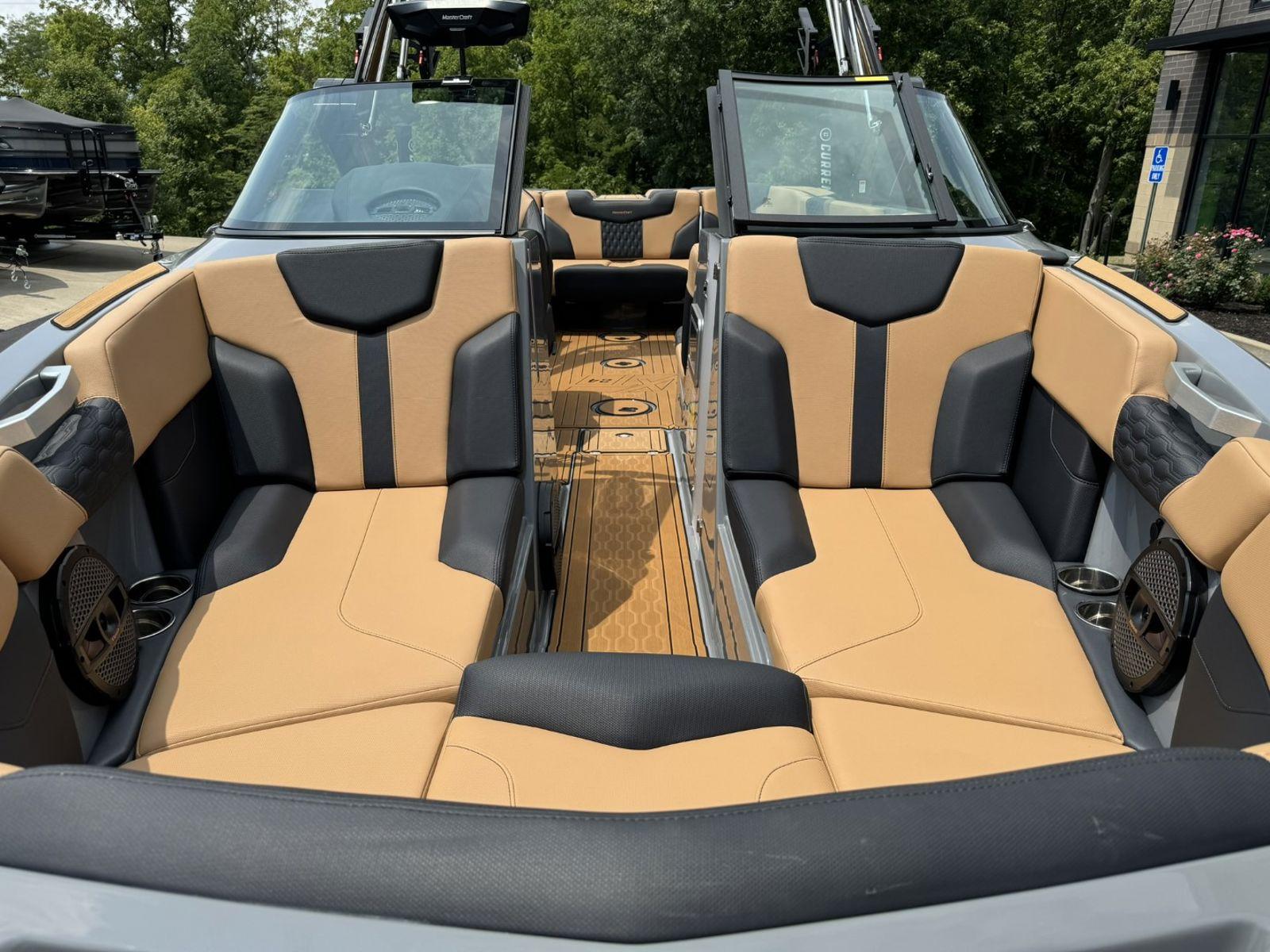 2023 MasterCraft XT24