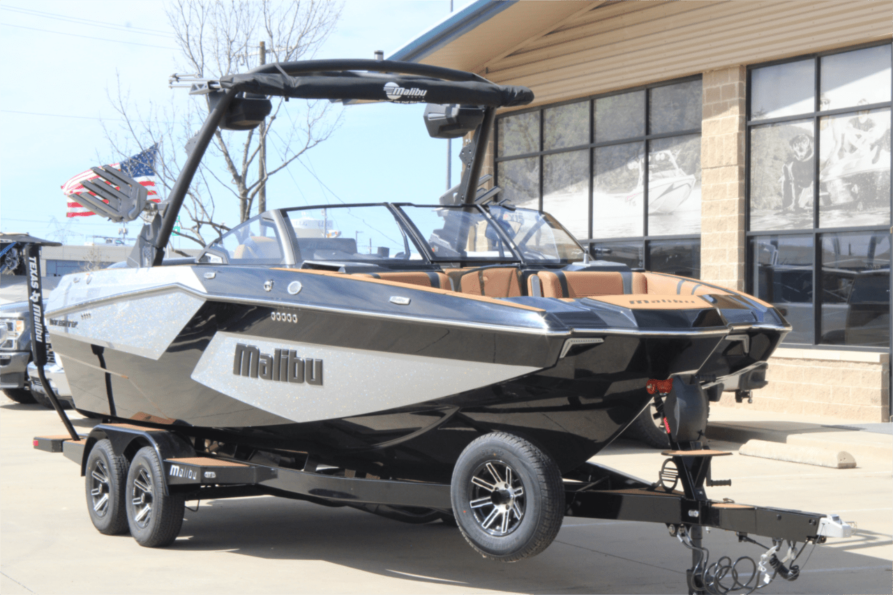 2025 Malibu 23 MXZ