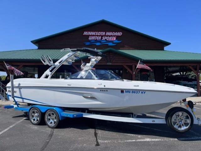 2013 Malibu Wakesetter 24 MXZ **Pending Deal**