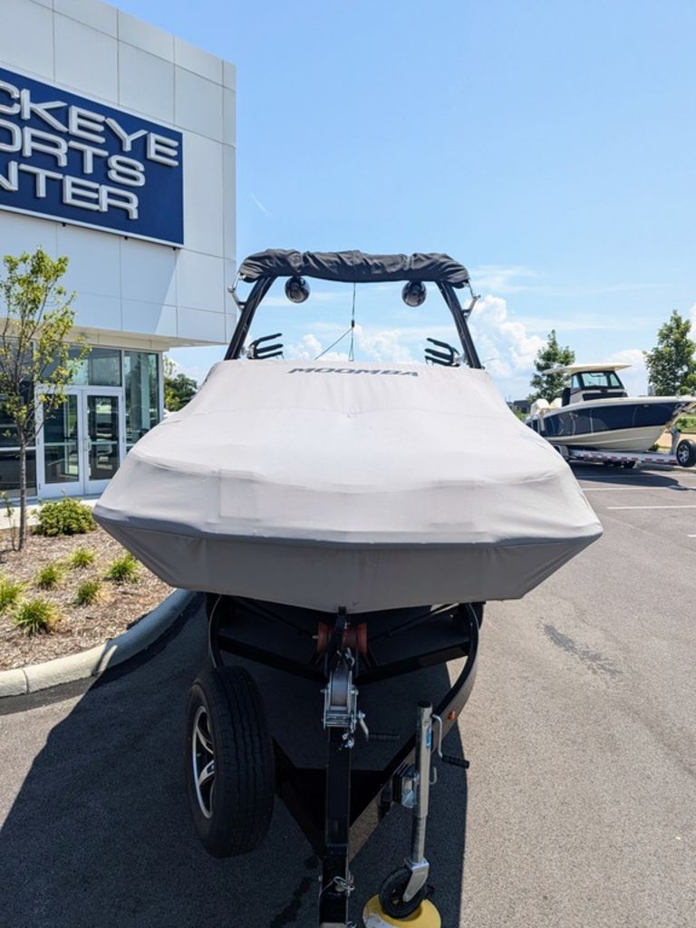 2020 moomba Max