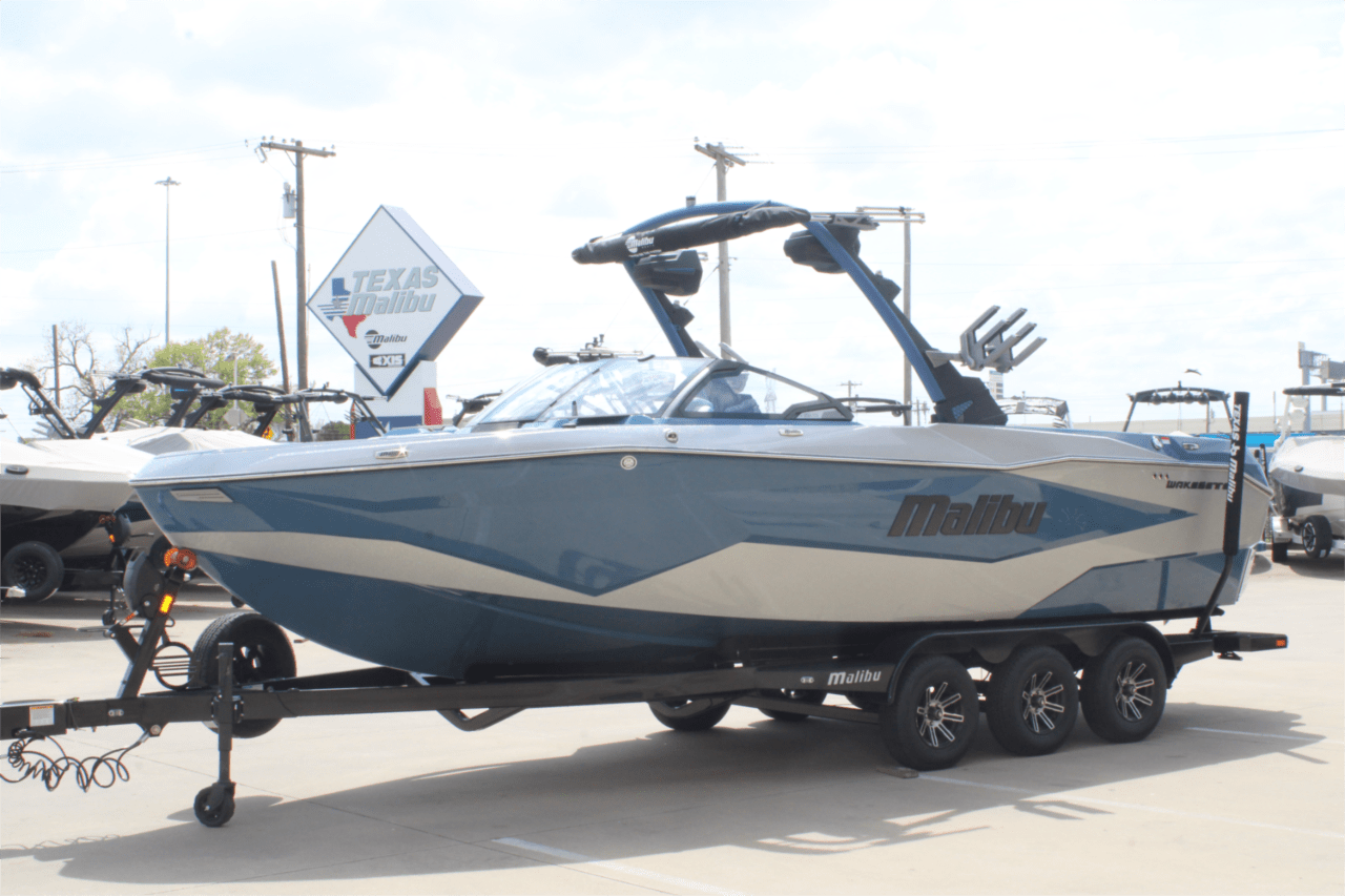 2025 Malibu 25 LSV