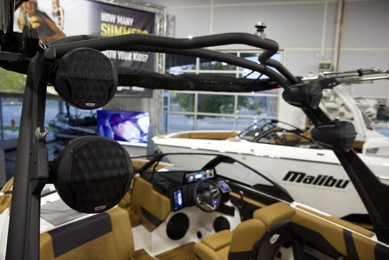 2025 Malibu 22 MXZ