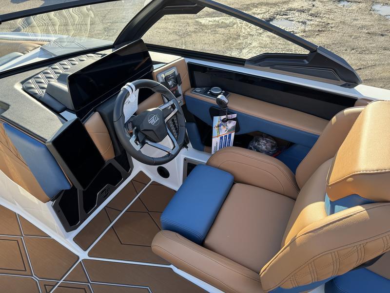 2025 Malibu M230