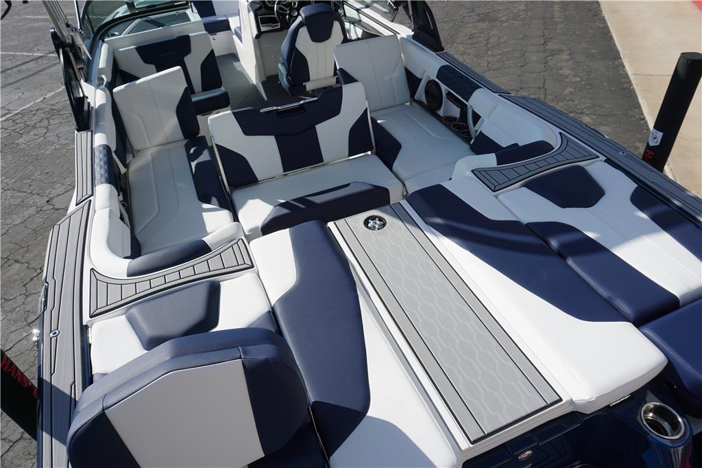 2024 MasterCraft XT24