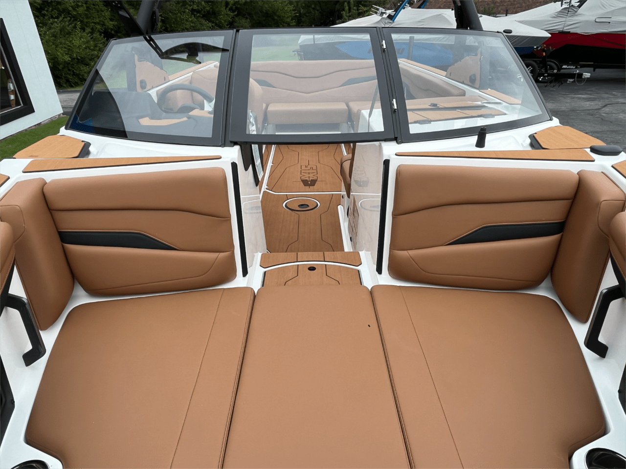 2024 Axis T235