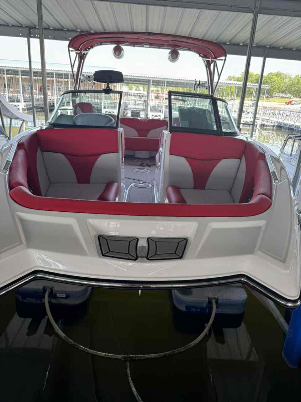 2021 MasterCraft XT22