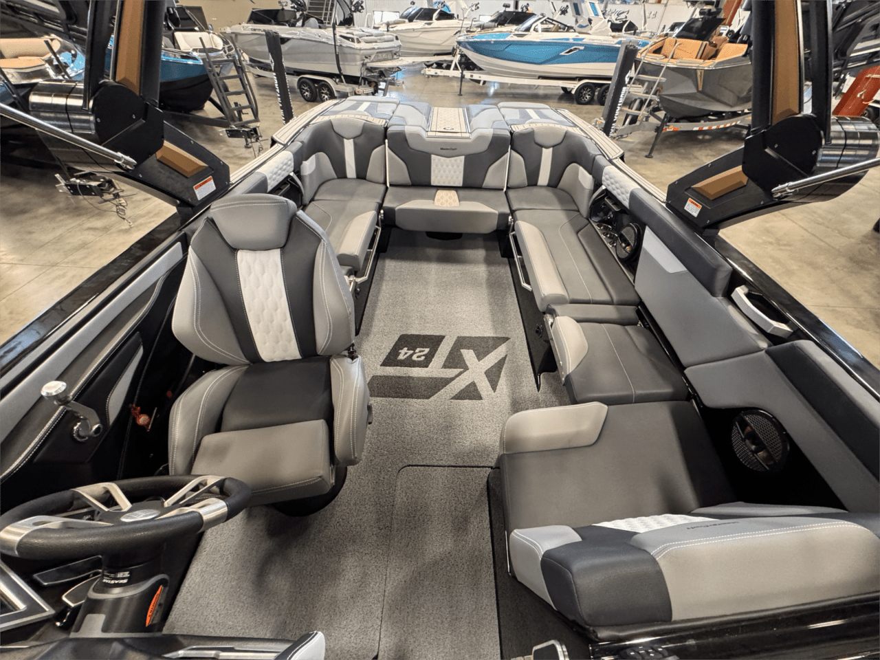 2024 MasterCraft XT-24