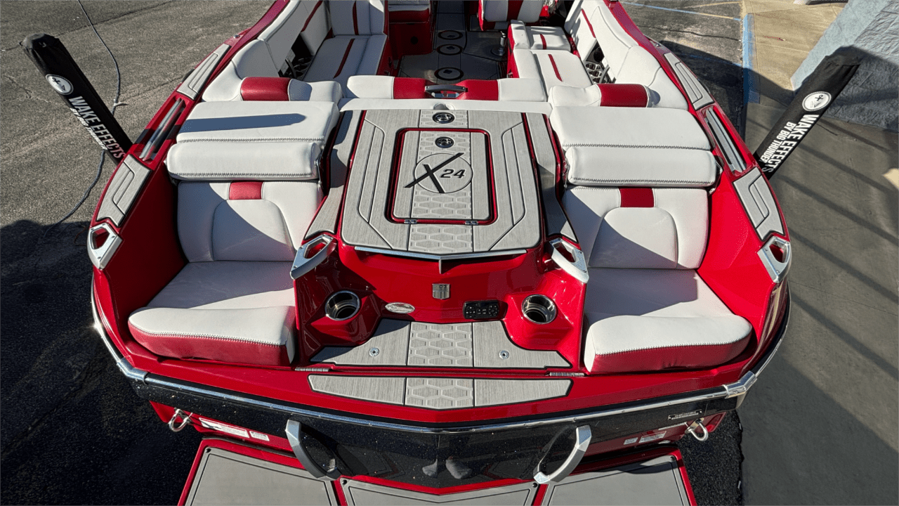 2019 MasterCraft X24