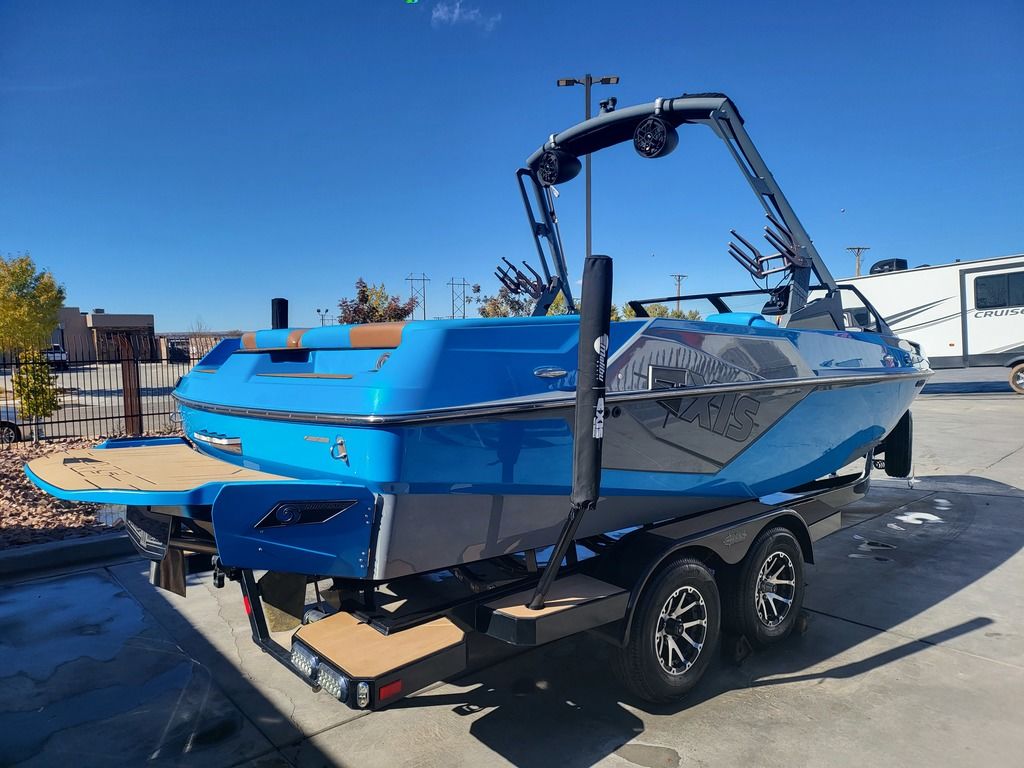 2020 Axis Wake Research T22 Icon