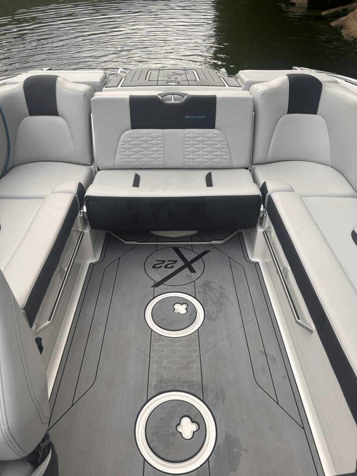 2021 MasterCraft X22