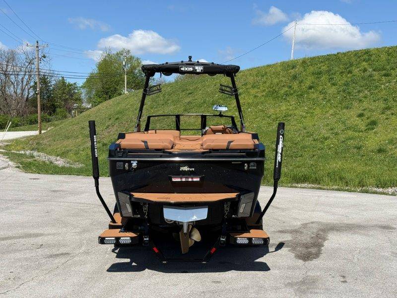 2025 Axis T250