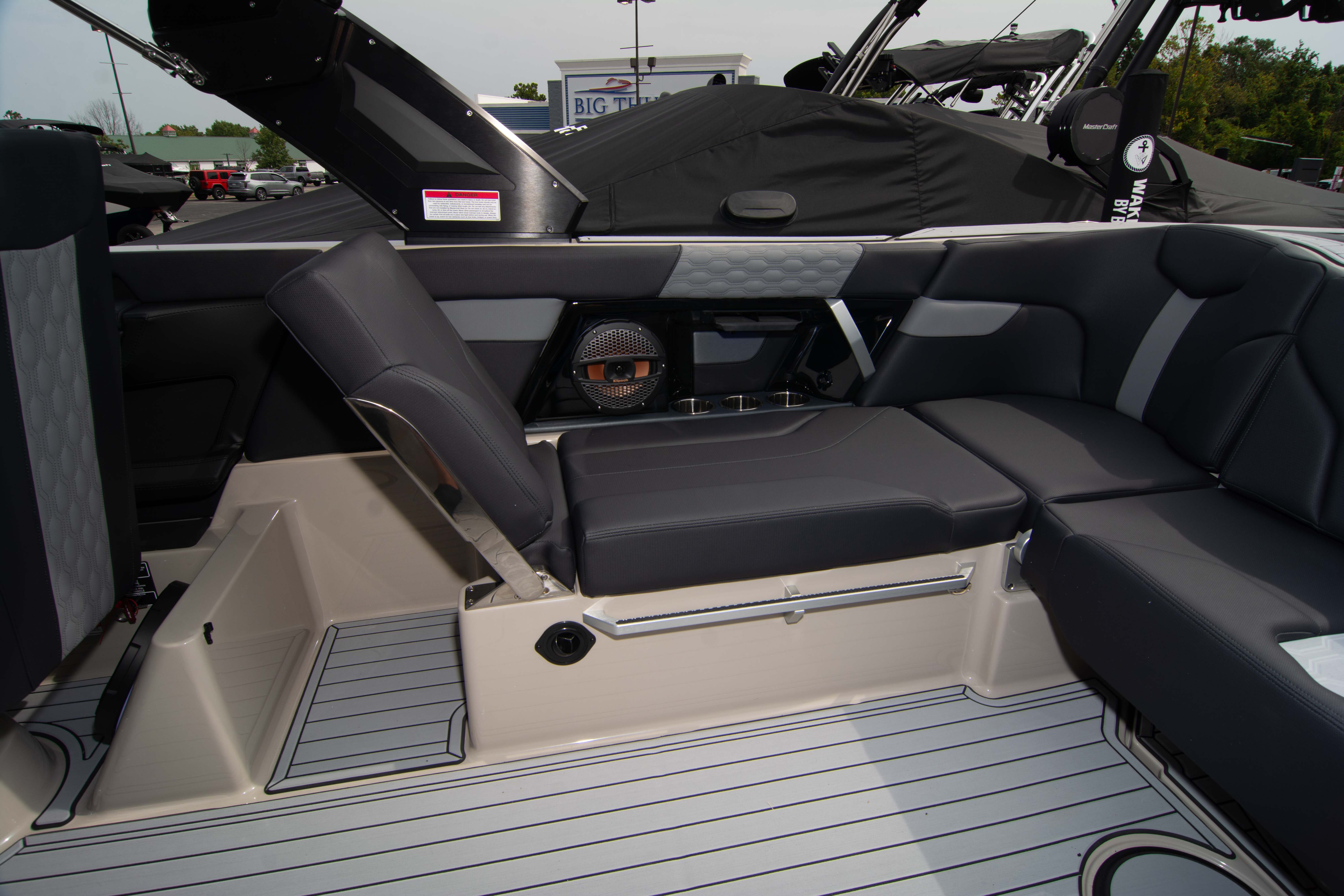 2025 MasterCraft XT24