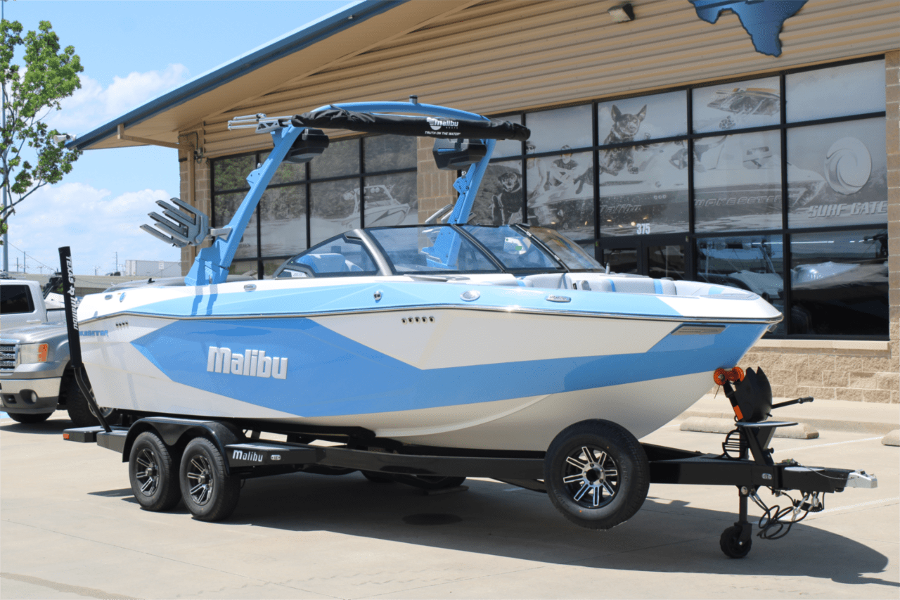 2025 Malibu 23 LSV