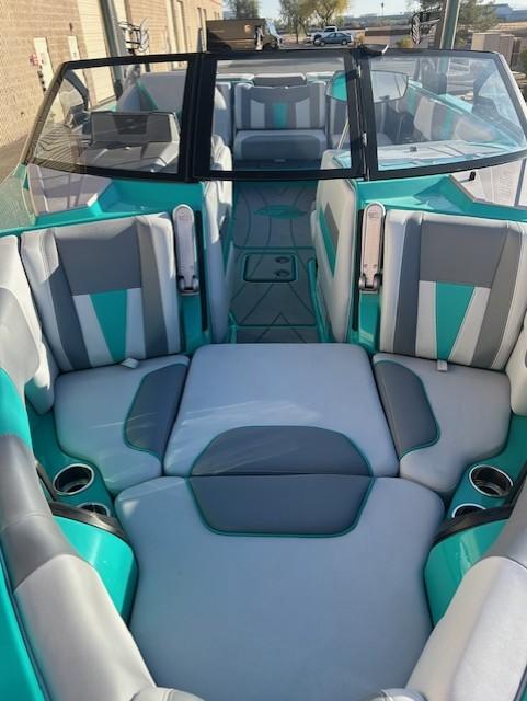 2023 Malibu 23 LSV