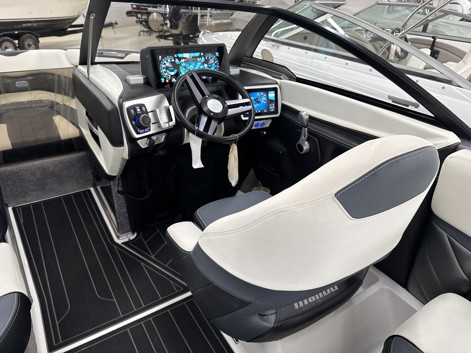 2016 Malibu 25LSV