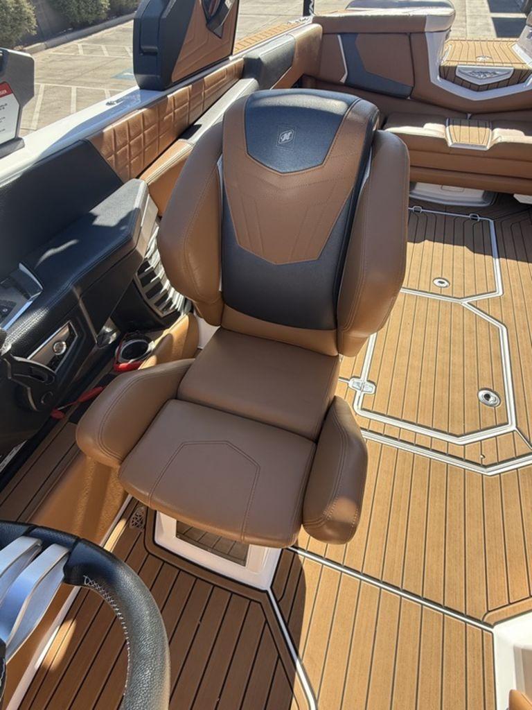 2021 Nautique G25