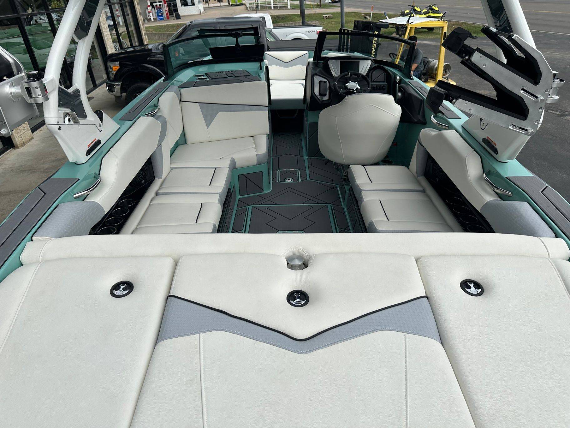 2024 Supreme S220