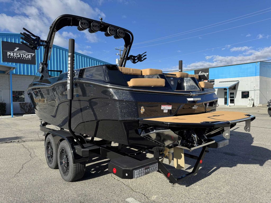 2025 MasterCraft XT24