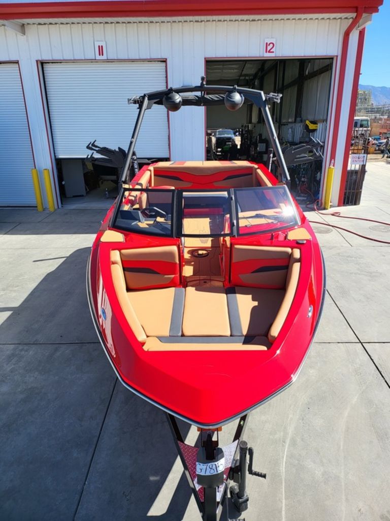 2025 Axis Wake Research T235 Icon