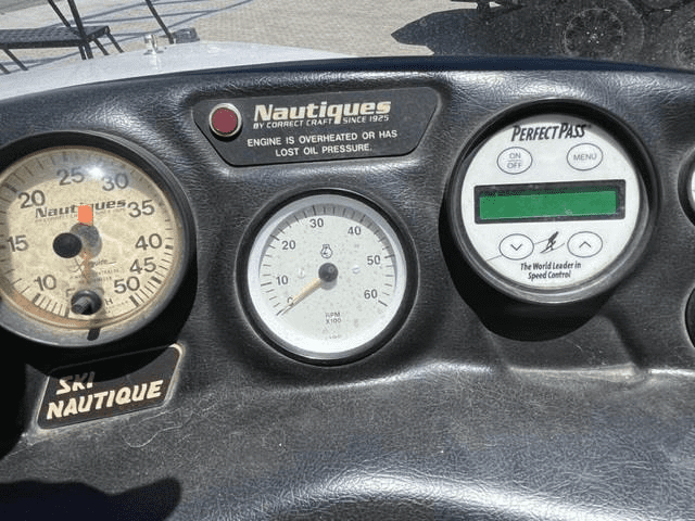 1993 20' Ski Natutique Ski/Wakeboard Boat