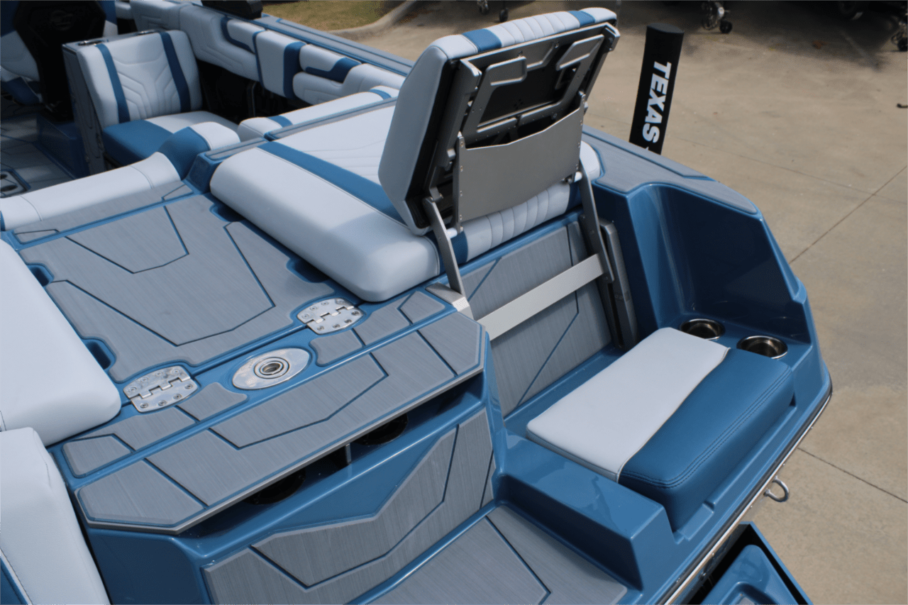 2025 Malibu 25 LSV