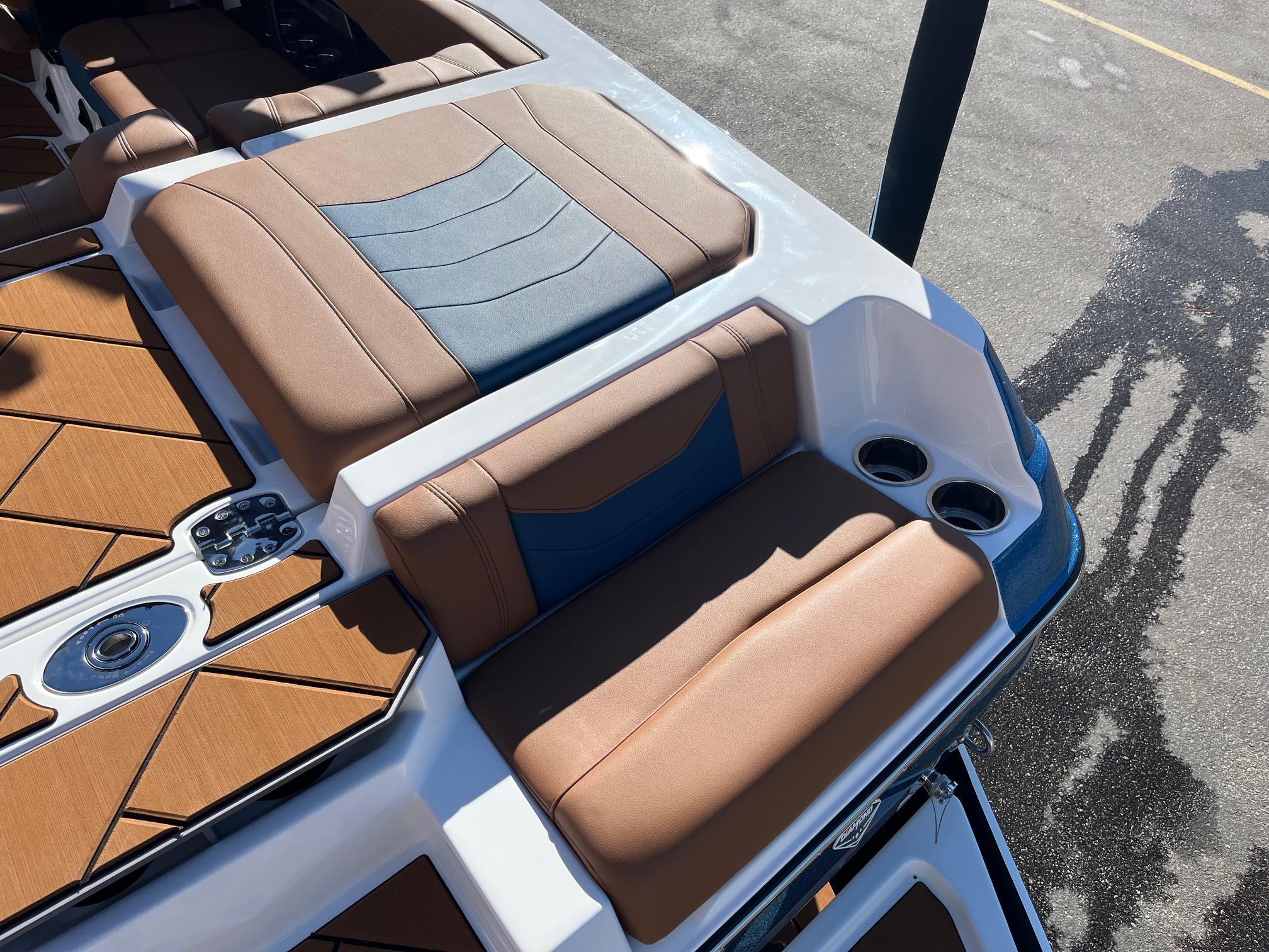 2025 Malibu 25 LSV