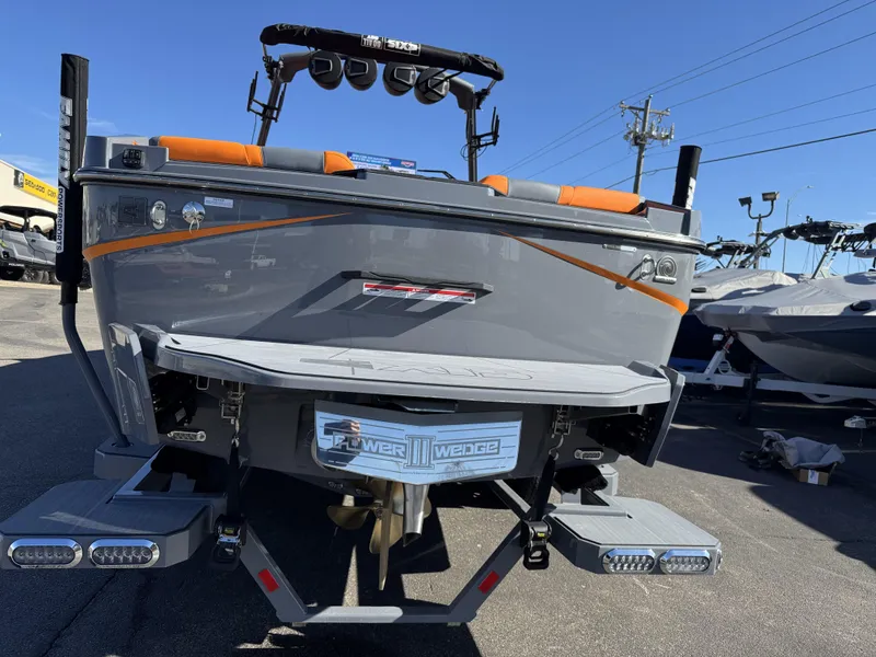 2025 Axis T250