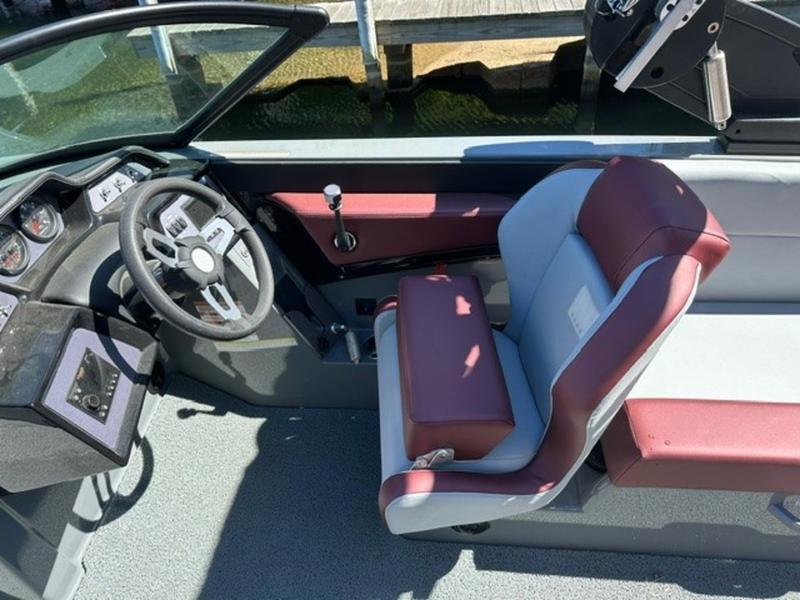 2022 MasterCraft NXT24