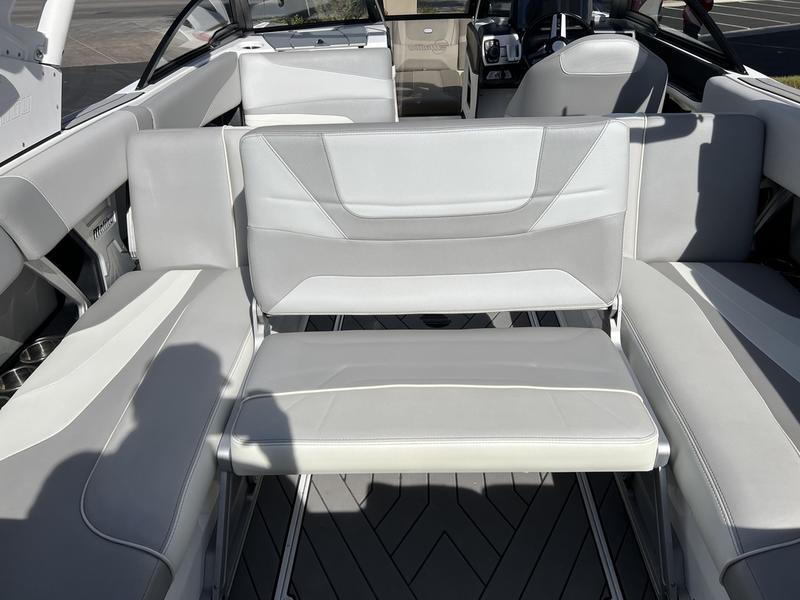 2017 Malibu 24 MXZ