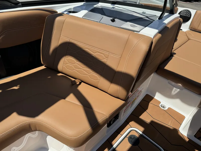 2025 Malibu 23 MXZ