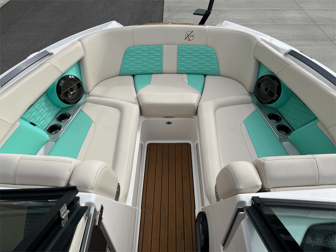 2022 MasterCraft X24